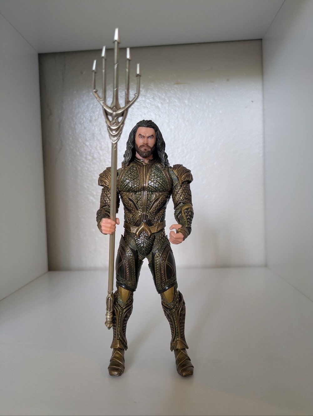 Aquaman  with Trident - Green and Gold  Jason Momoa 2017
